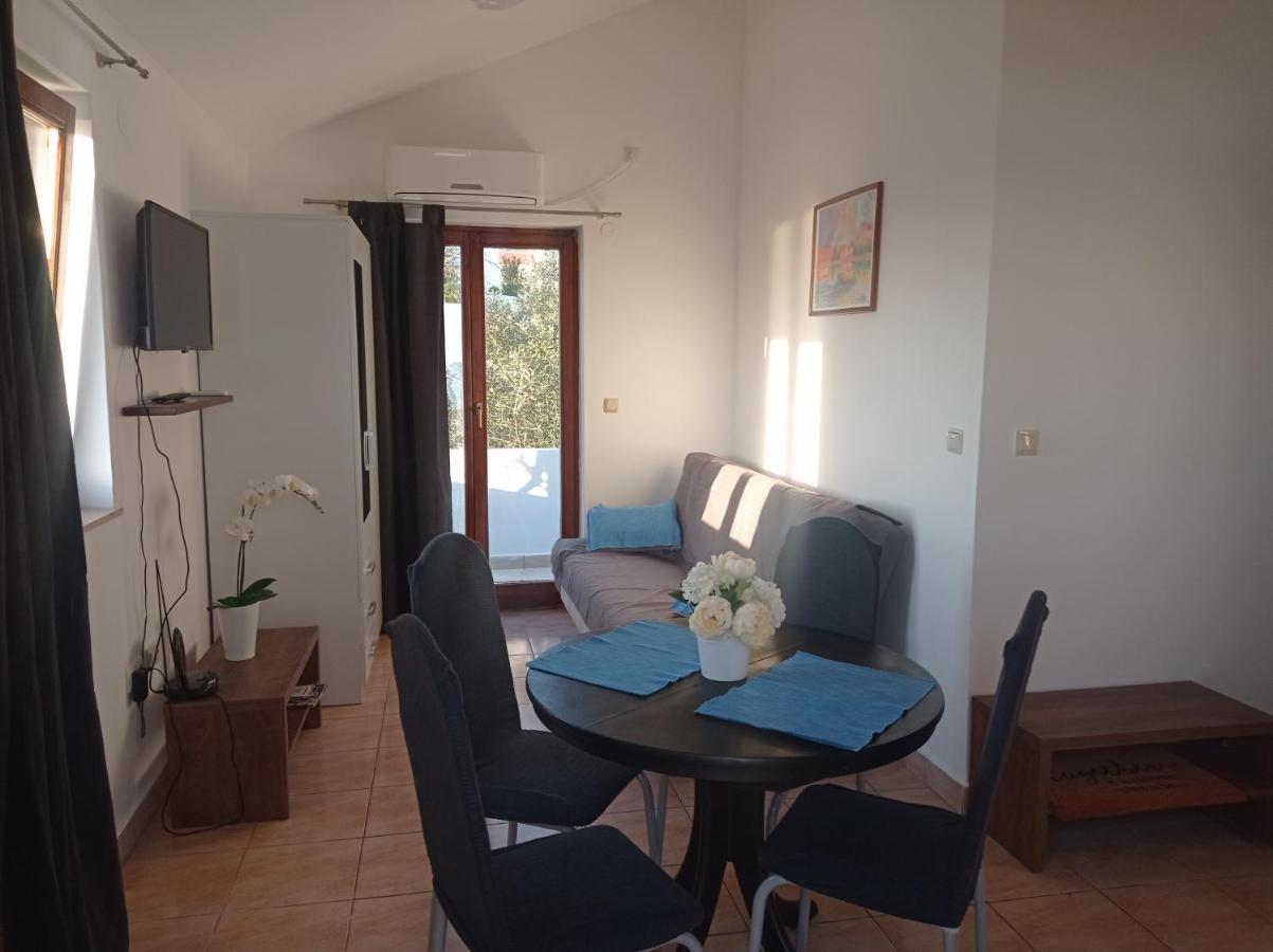 Apartman Zdenka Savar Екстериор снимка