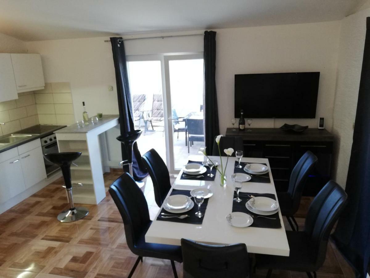 Apartman Zdenka Savar Екстериор снимка