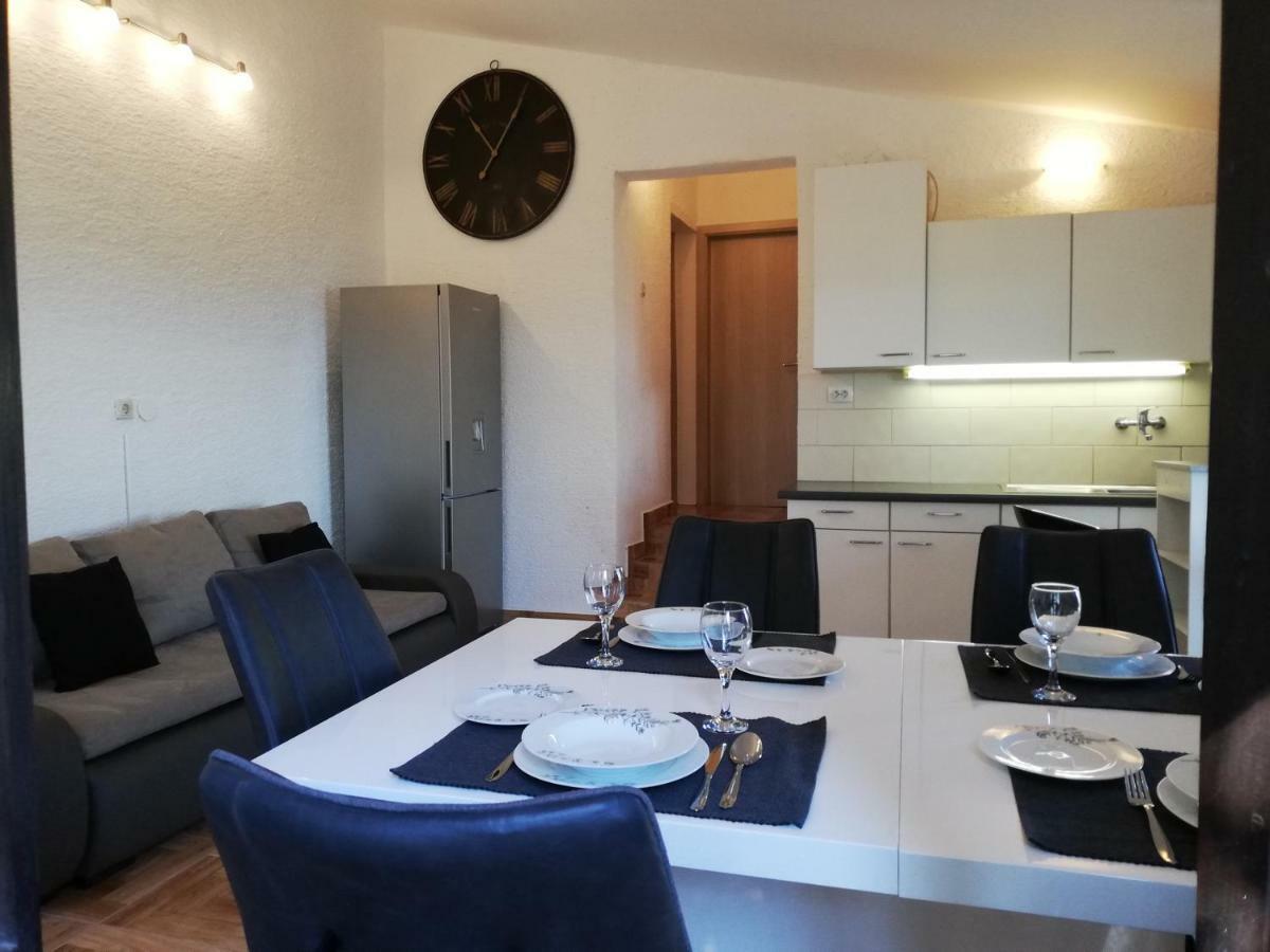Apartman Zdenka Savar Екстериор снимка