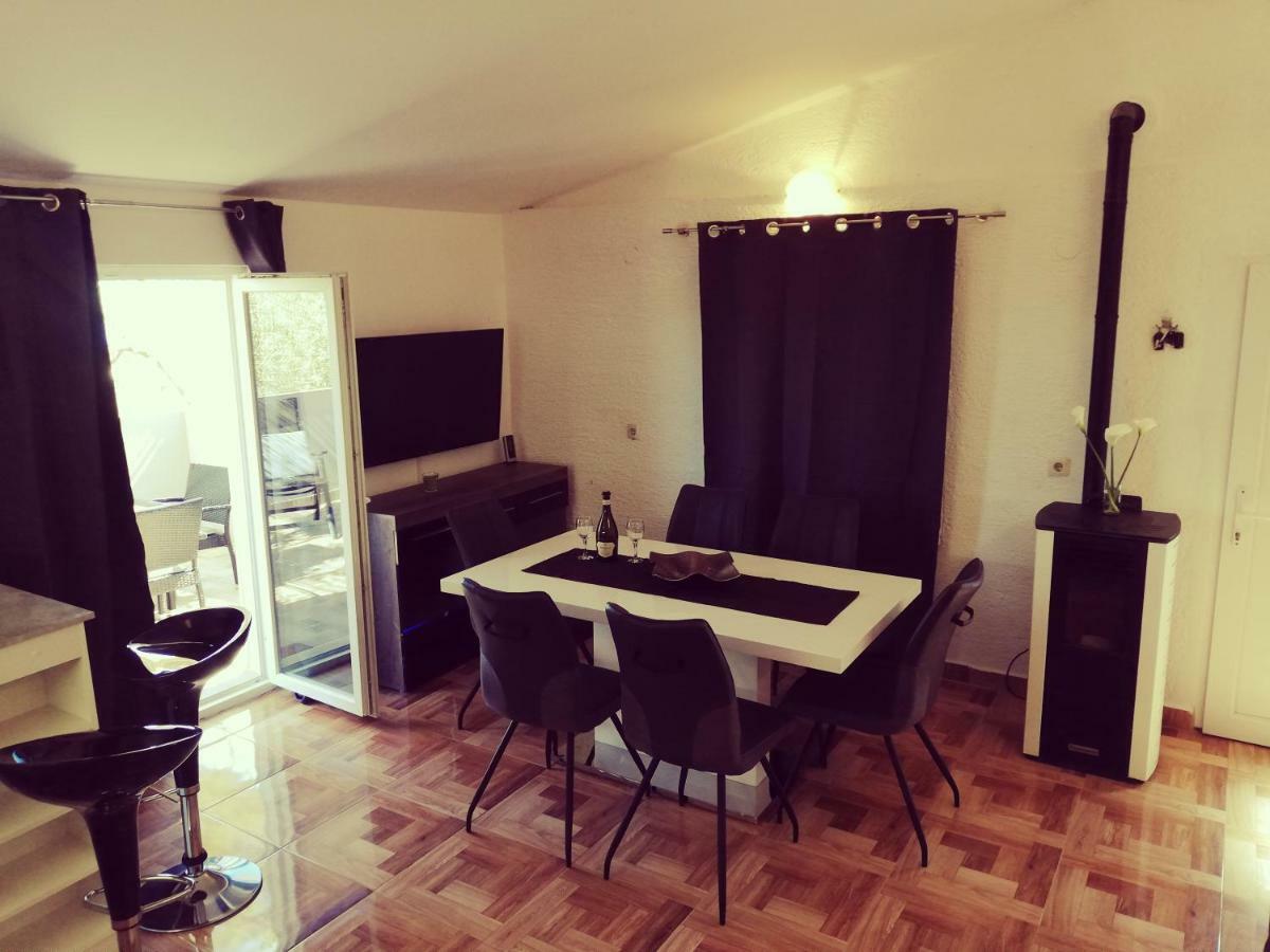 Apartman Zdenka Savar Екстериор снимка