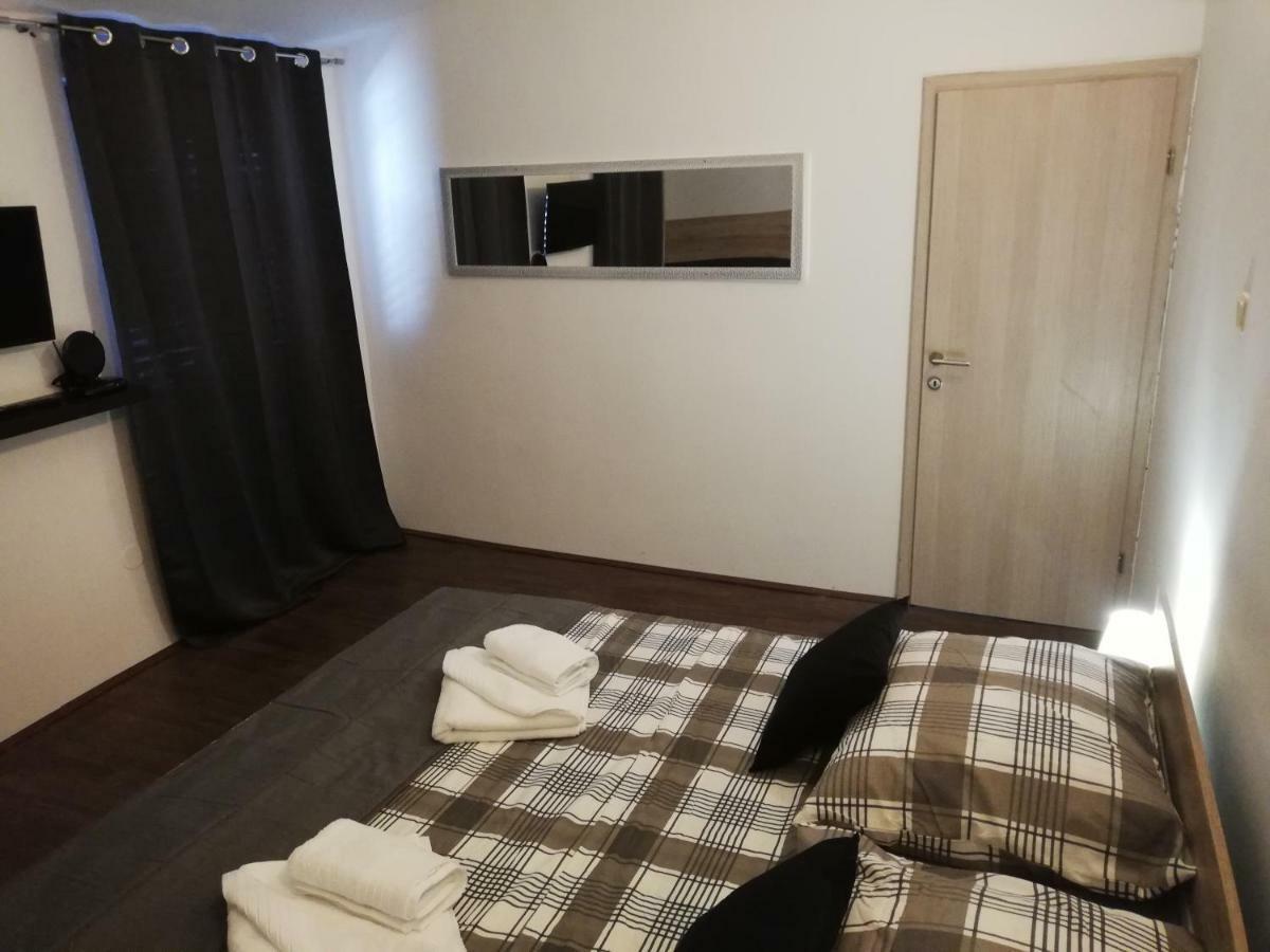 Apartman Zdenka Savar Екстериор снимка