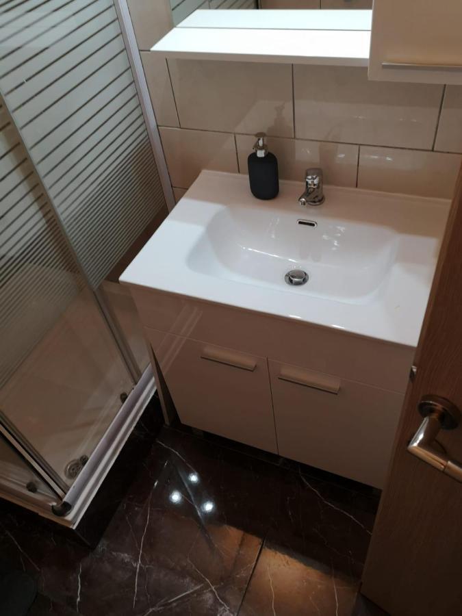 Apartman Zdenka Savar Екстериор снимка